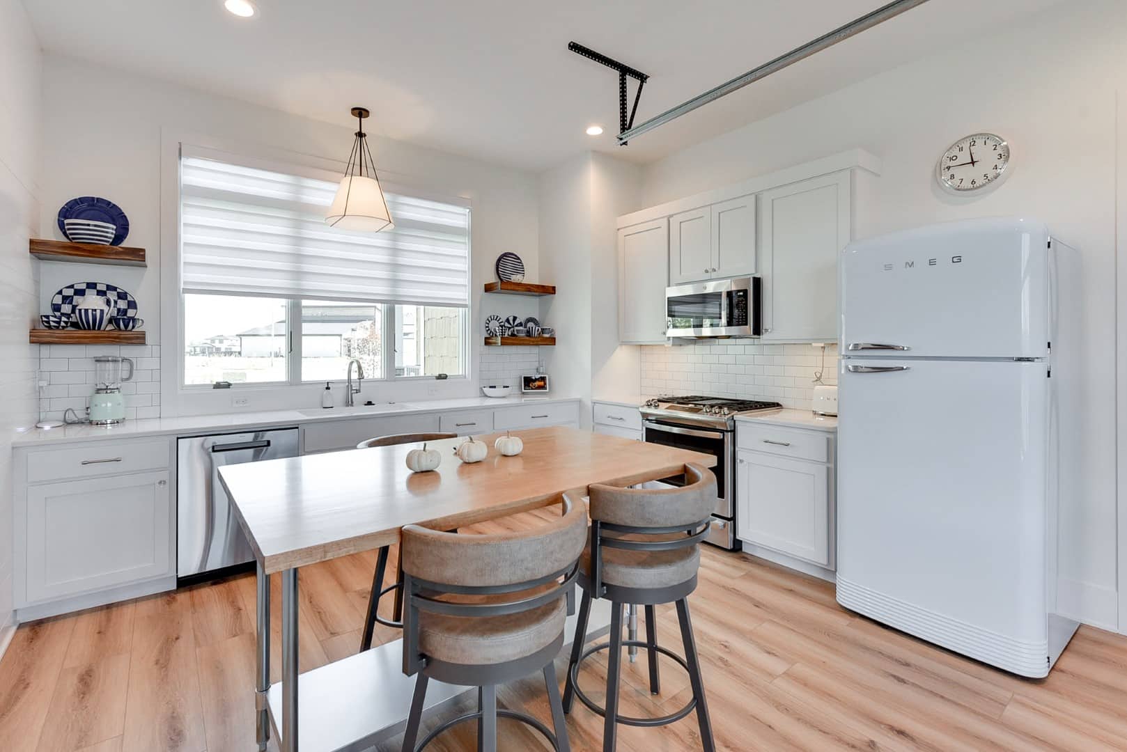 designing a lake home